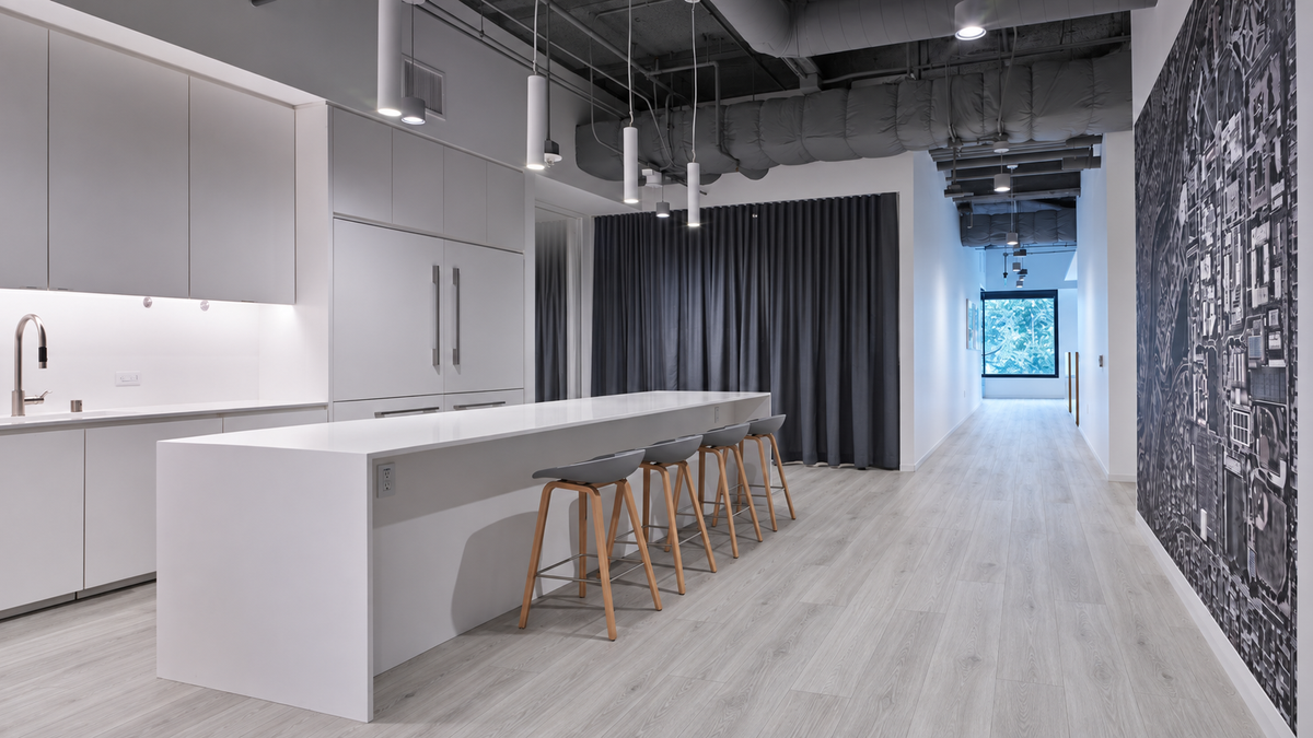 Zubri Oak Adhere glue-down wood-look by Lexi