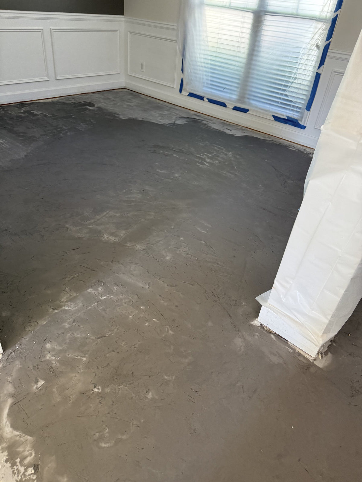 Floors and stairs project in Suwanee, before photo 1